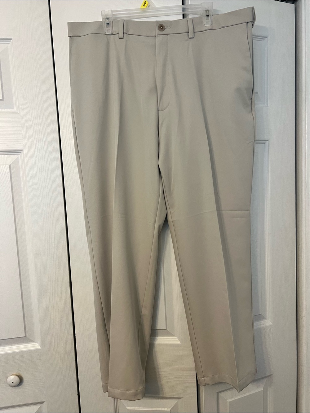 Haggar Light Beige Flat-Front Classic fit Cool 18 Pro pants 40X29